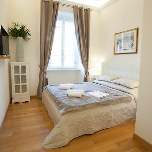 Kamer met een King Size Bed